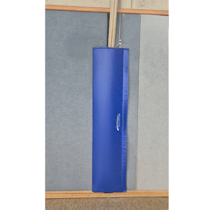 Abdeckung für Klettertaue, Schaukelringe und Nischen in Sporthallen