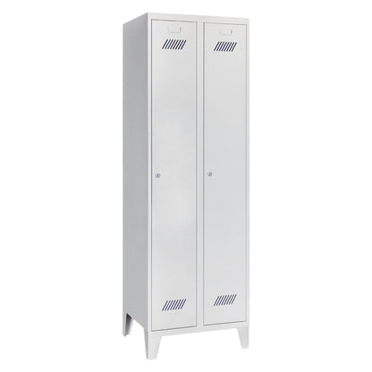 Garderobenschrank-mit-Fuss-2Abteile-geschlossen
