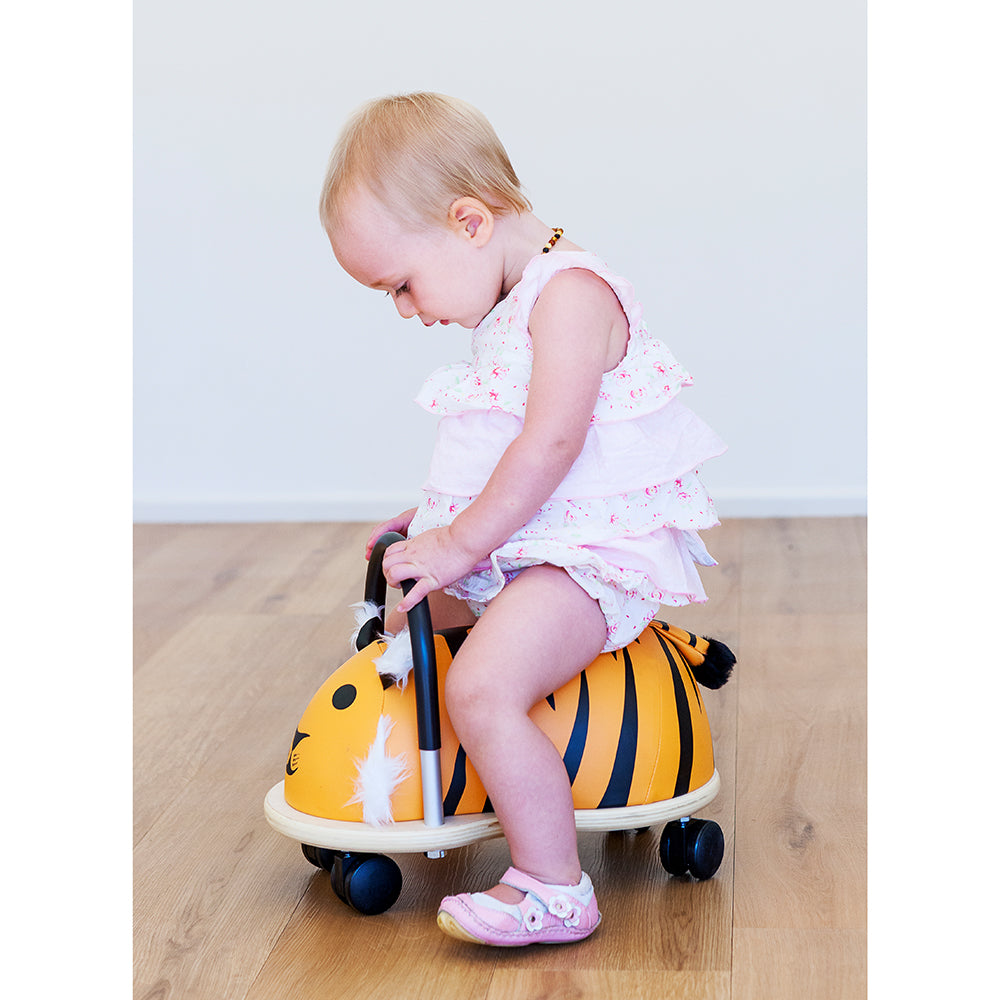 wheely-bug-Tiger-klein-Anwendung_130419-04