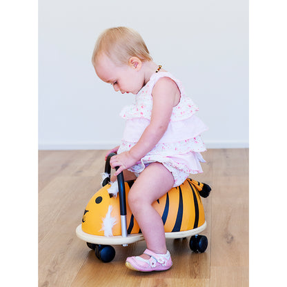 wheely-bug-Tiger-klein-Anwendung_130419-04